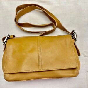 Vintage (2004) Coach Shoulder Bag in Golden Tan Color - Mint